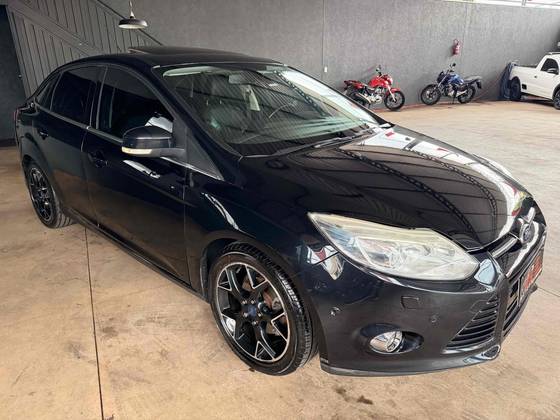 FORD FOCUS 2.0 TITANIUM PLUS SEDAN 16V FLEX 4P POWERSHIFT FORD FOCUS 2.0 TITANIUM PLUS SEDAN 16V FLEX 4P POWERSHIFT
